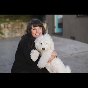 Meet your Posher, Lesly